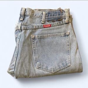 Wrangler Men’s Washed Light Blue Straight Jeans